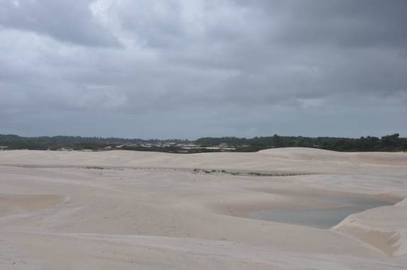 Dunas e pequenas lagoas na Ilha de Lençóis, nas Reentrâncias Maranhenses - MA